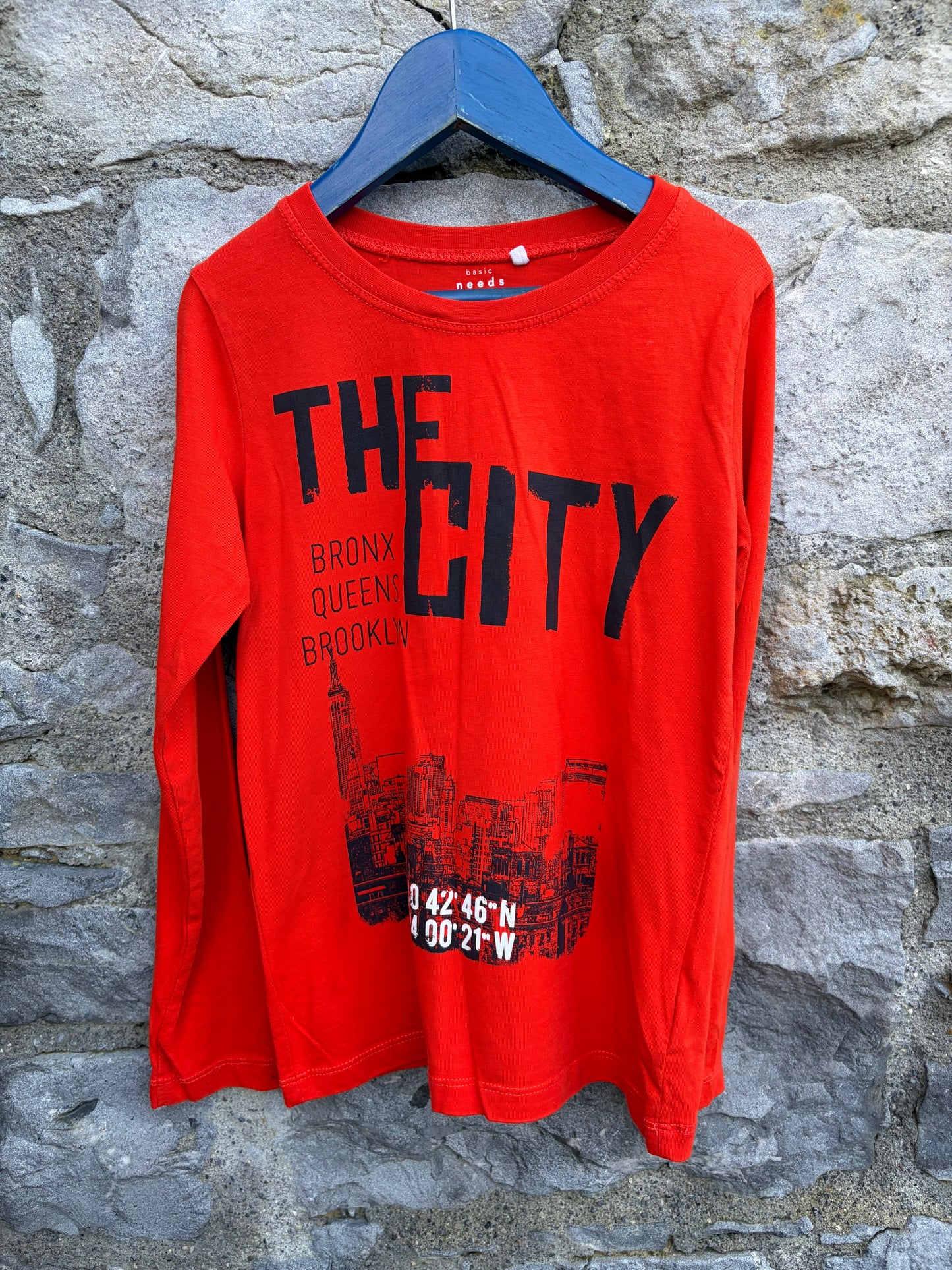 The city red top  7-8y (122-128cm)