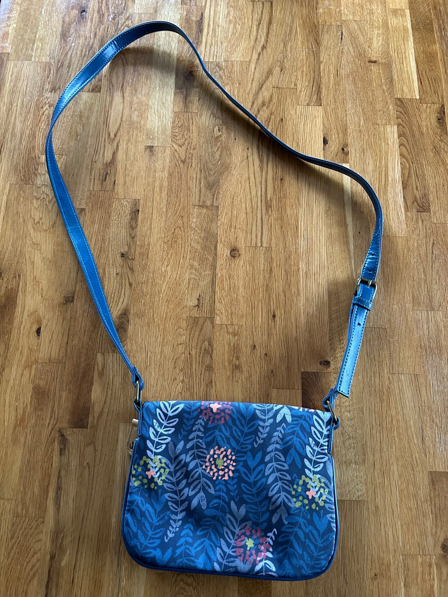 Crossbody Zipper Fold Over Multicolor Floral bag