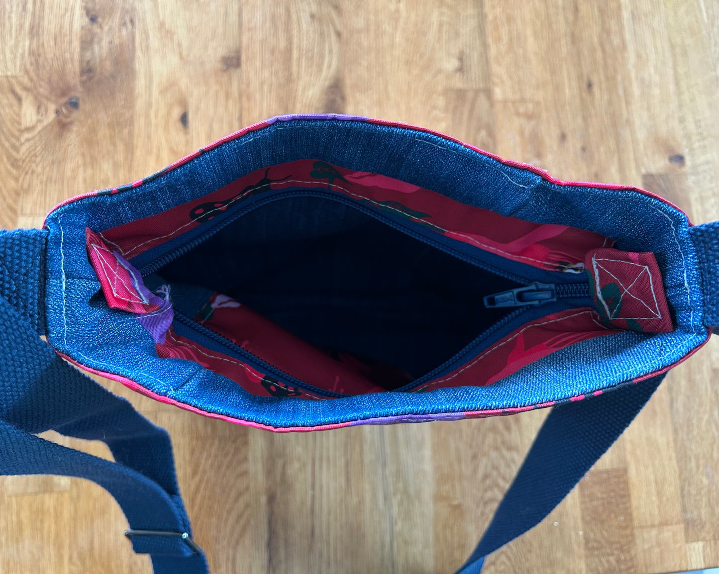 Red fuchsia crossbody bag
