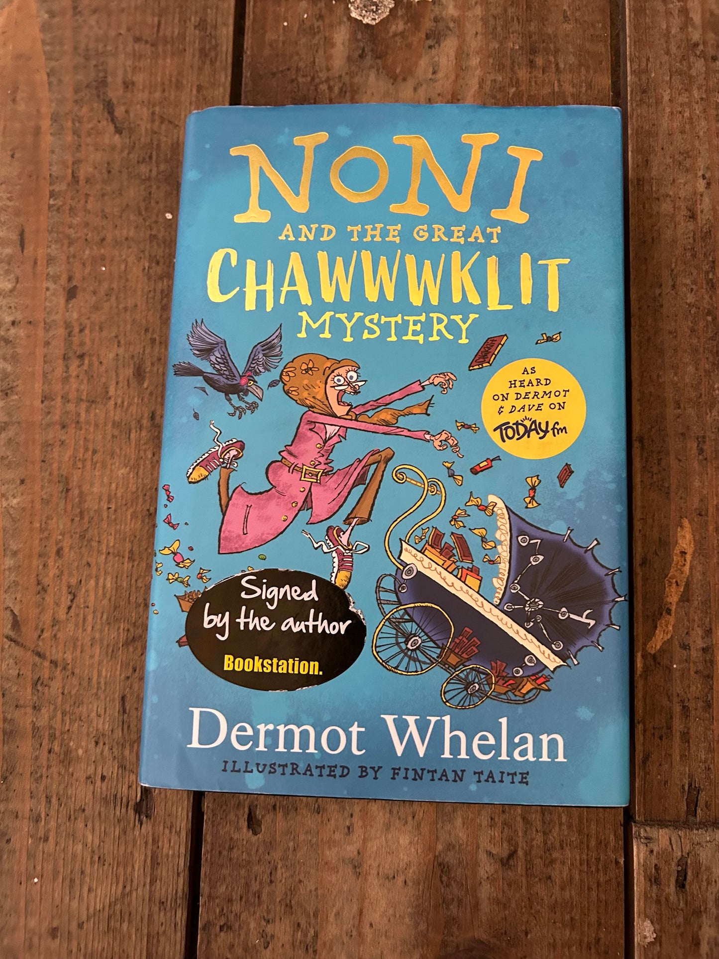 Noni and the great chawwwklit mystery by Dermot Whelan