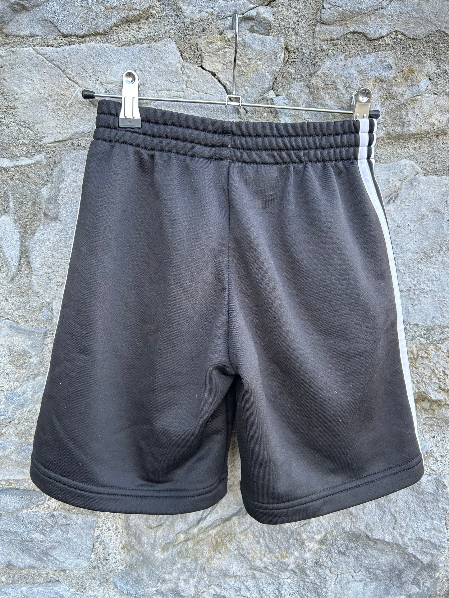Black logo shorts  9-10y (134-140cm)
