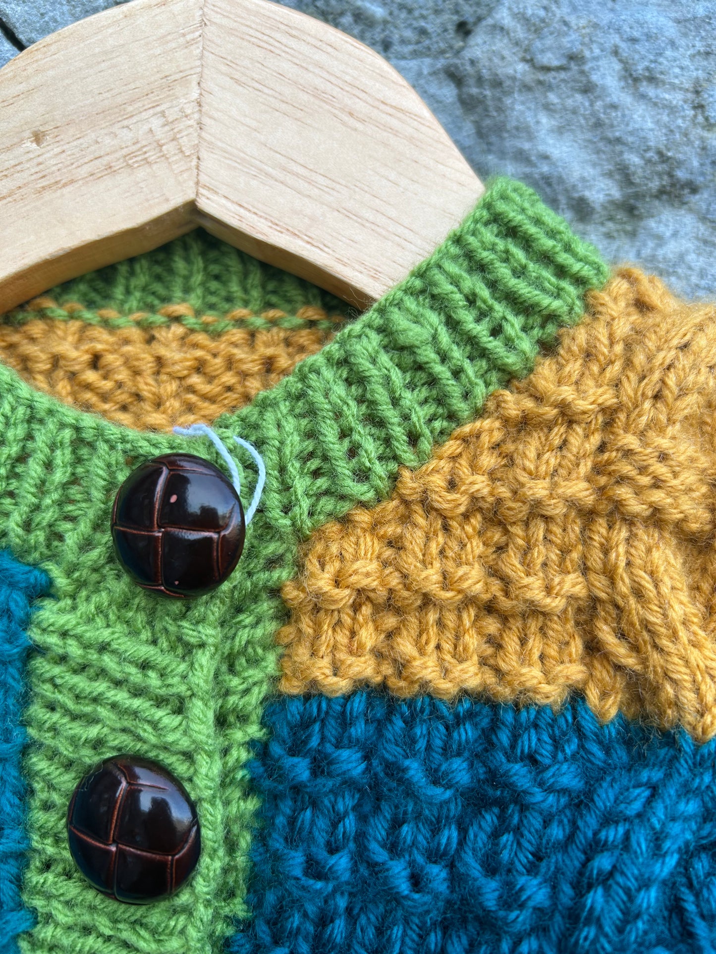 Aran style green&colour panels cardigan  18-24m (86-92cm)