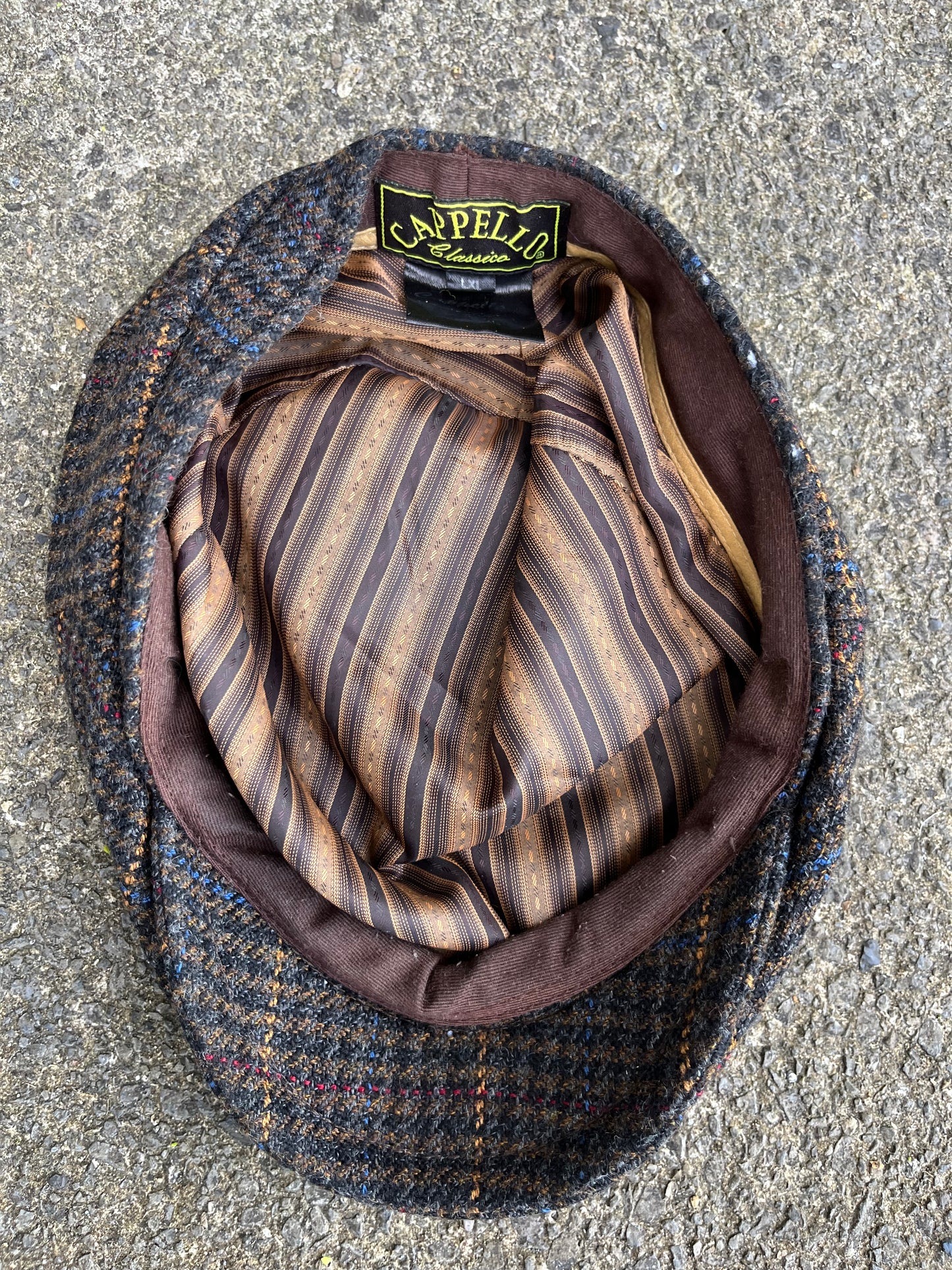 Tweed cap