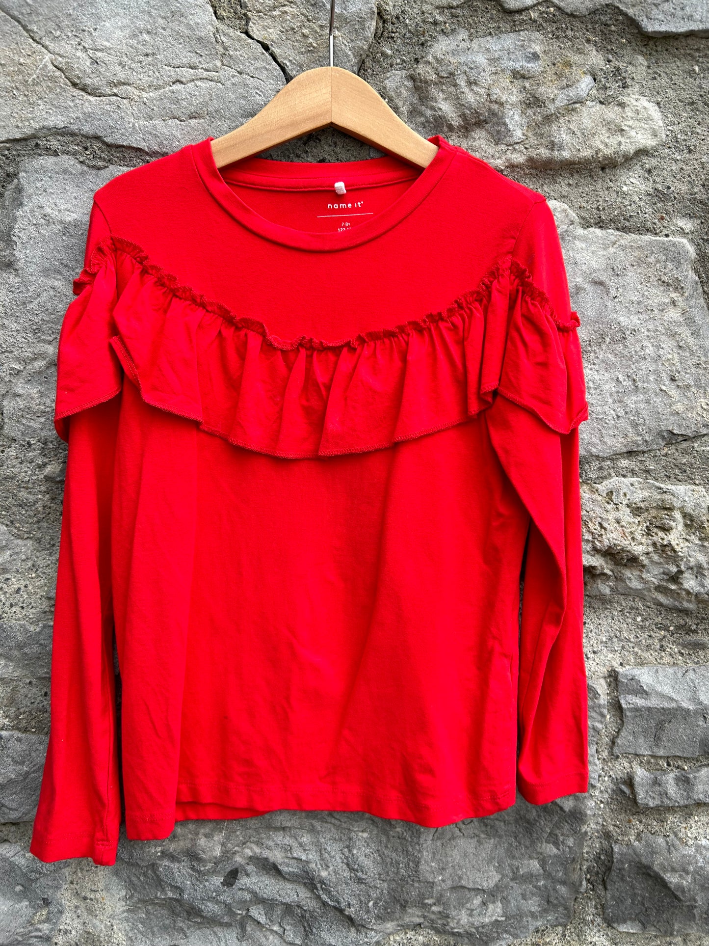 Red top with ruffle  7-8y (122-128cm)