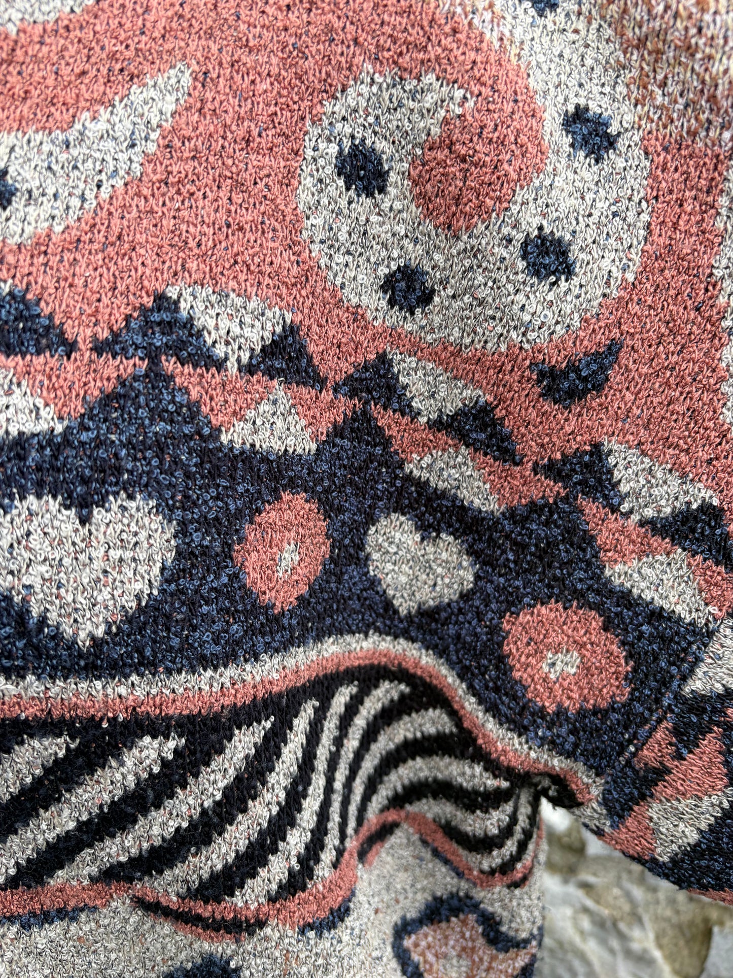 90s grey&peach geometric jumper Medium or uk 16