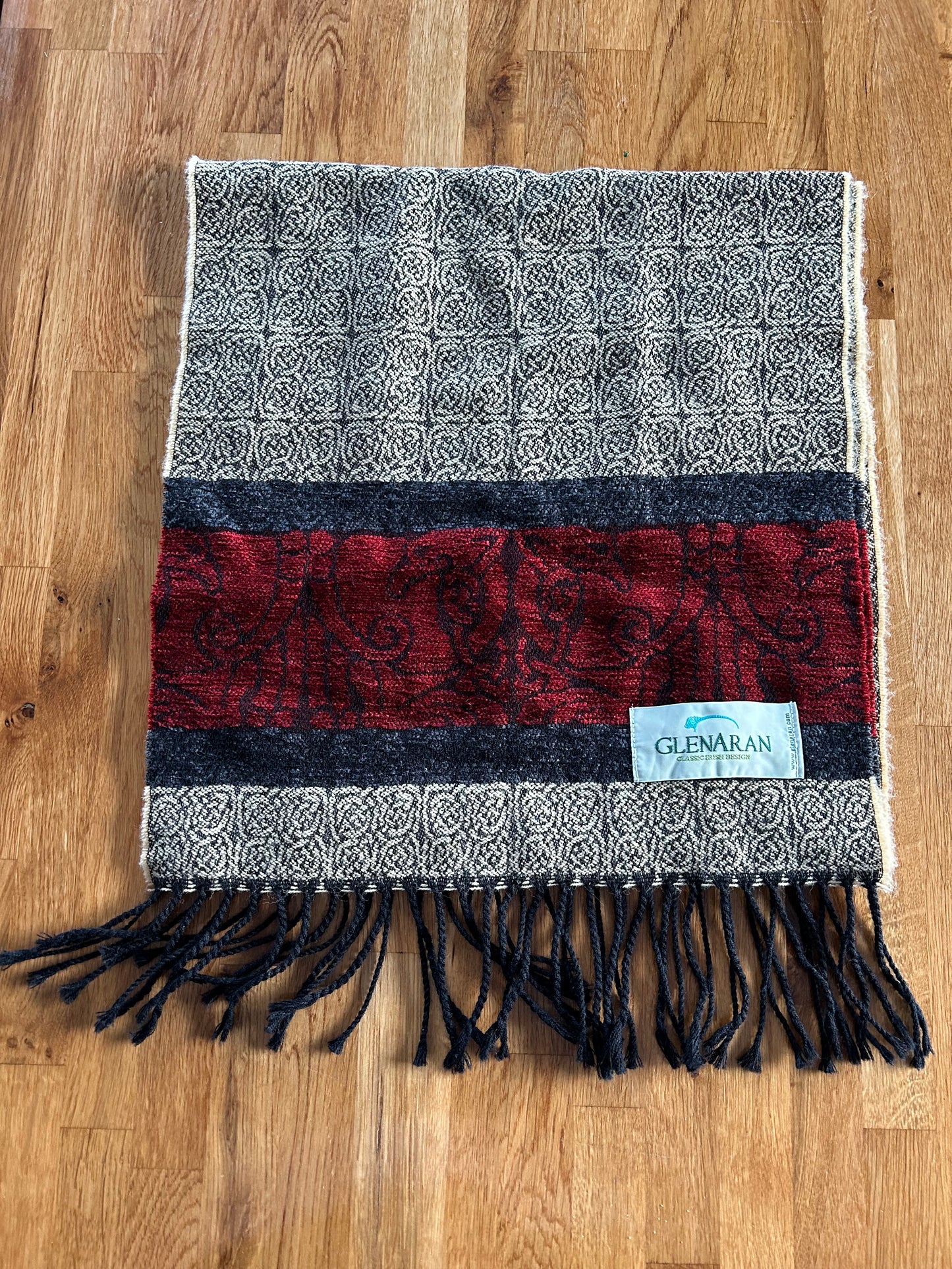 Beige&maroon Celtic scarf