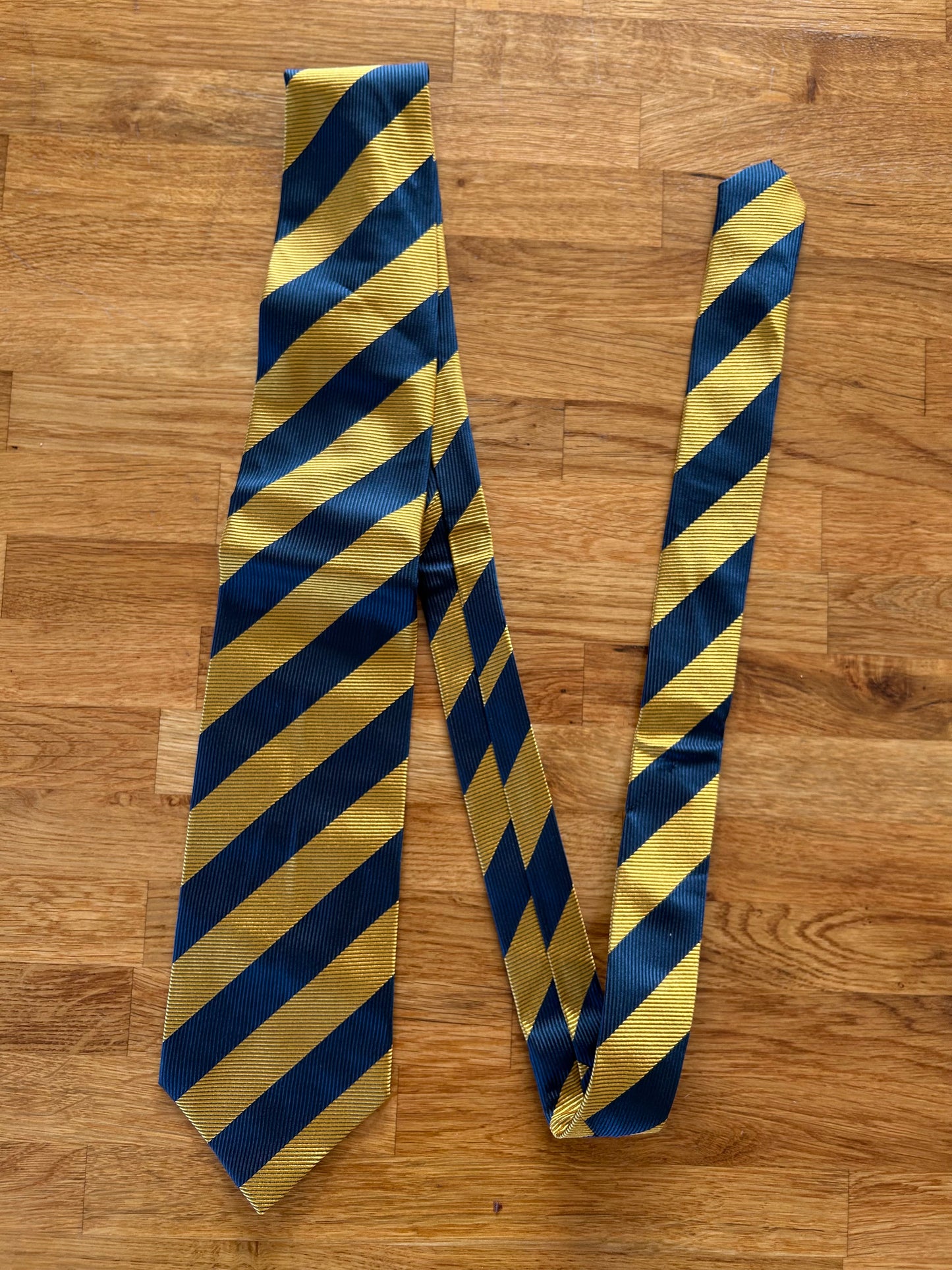 Blue&yellow stripy tie