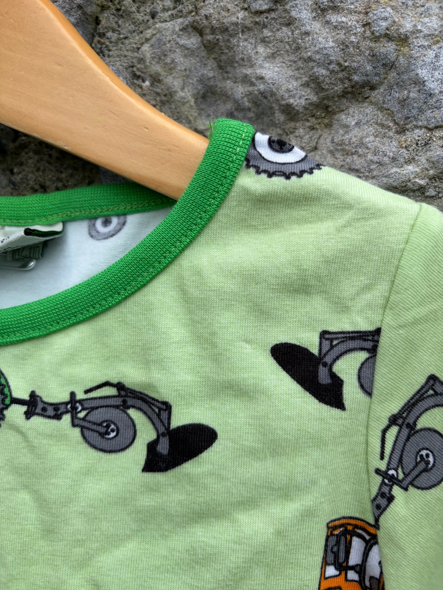 Tractors green T-shirt  4-5y (104-110cm)