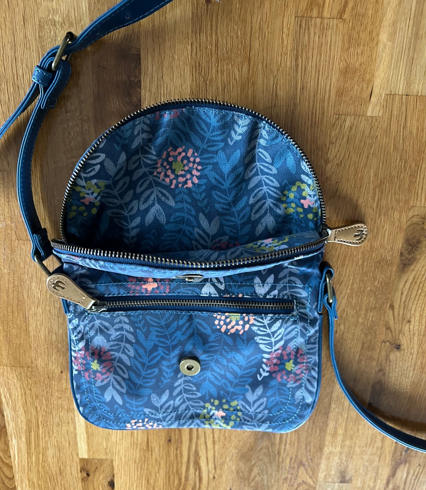 Crossbody Zipper Fold Over Multicolor Floral bag