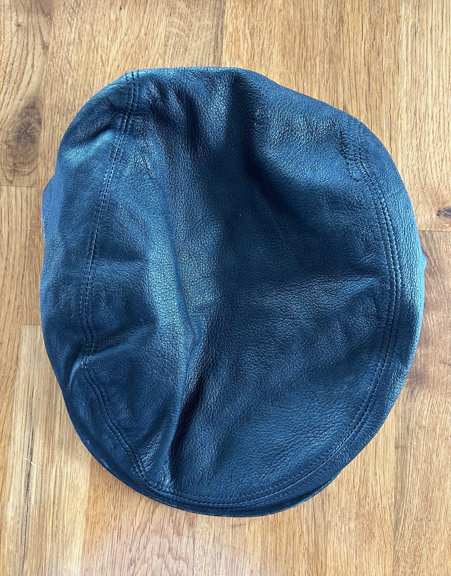 D&G leather newsboy cap