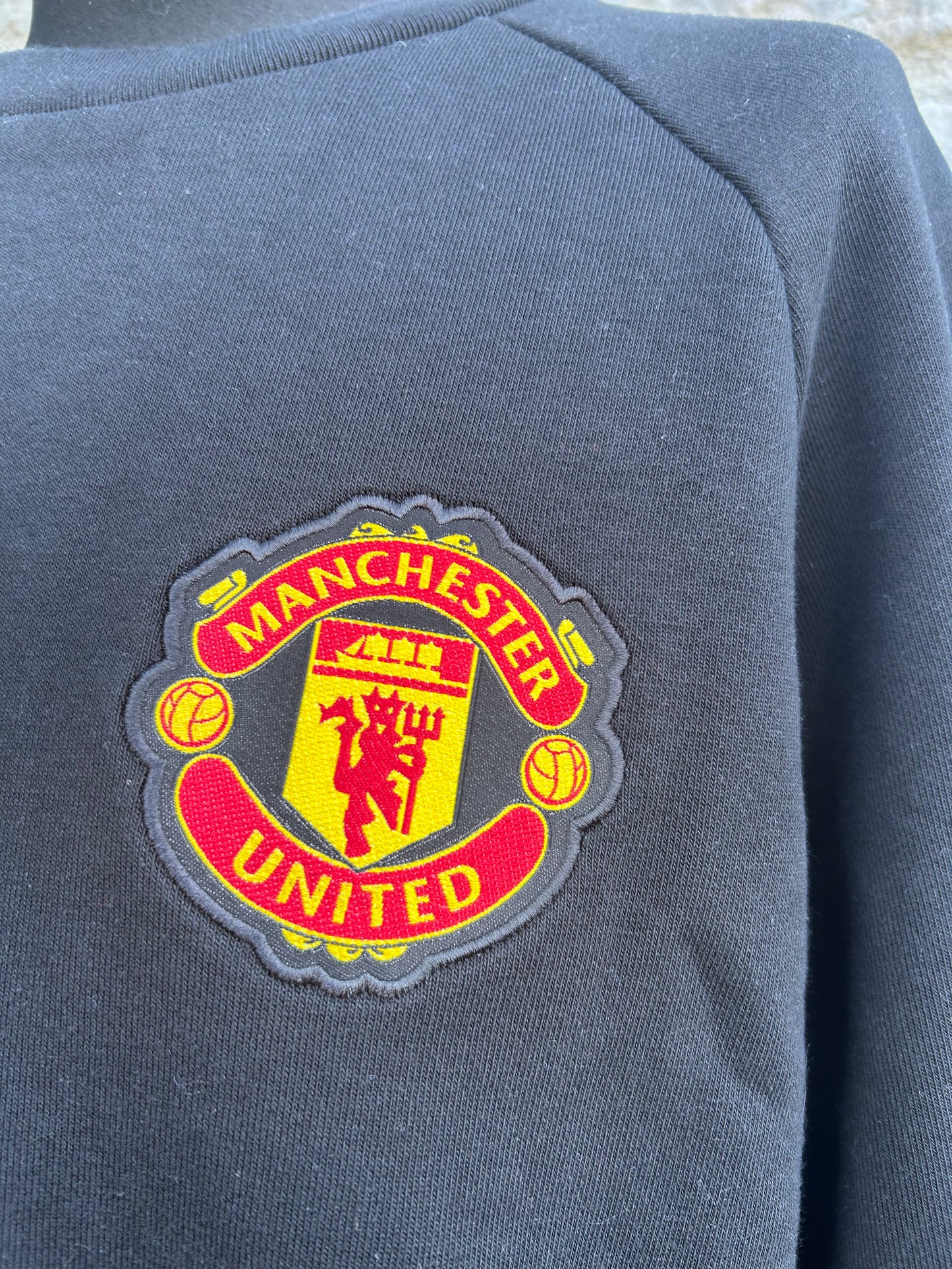 Manchester navy sweatshirt Large