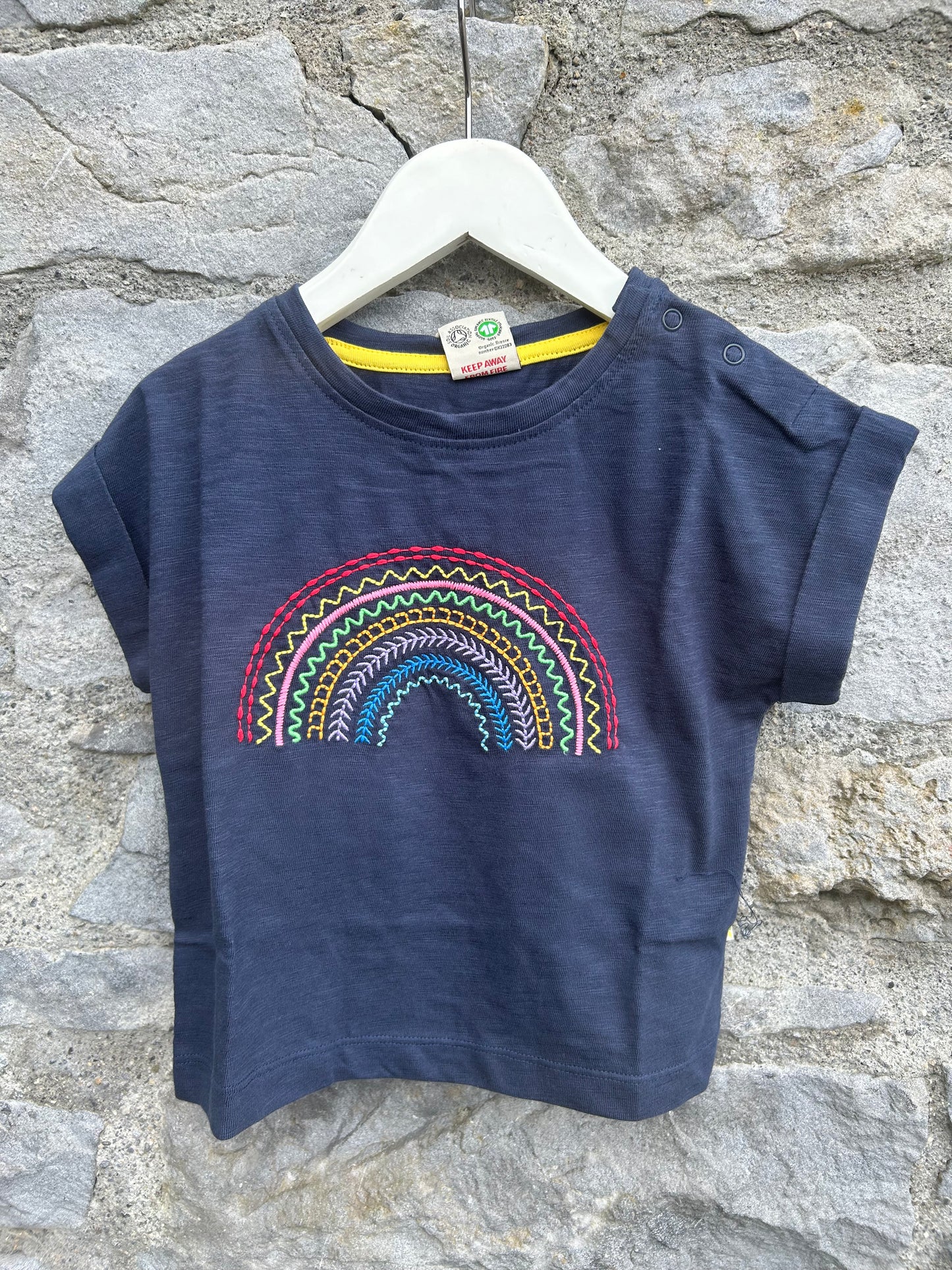 Embroidered rainbow navy box top 3-4y (98-104cm)