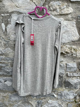 Load image into Gallery viewer, Glitter crown grey top  12y (152cm)
