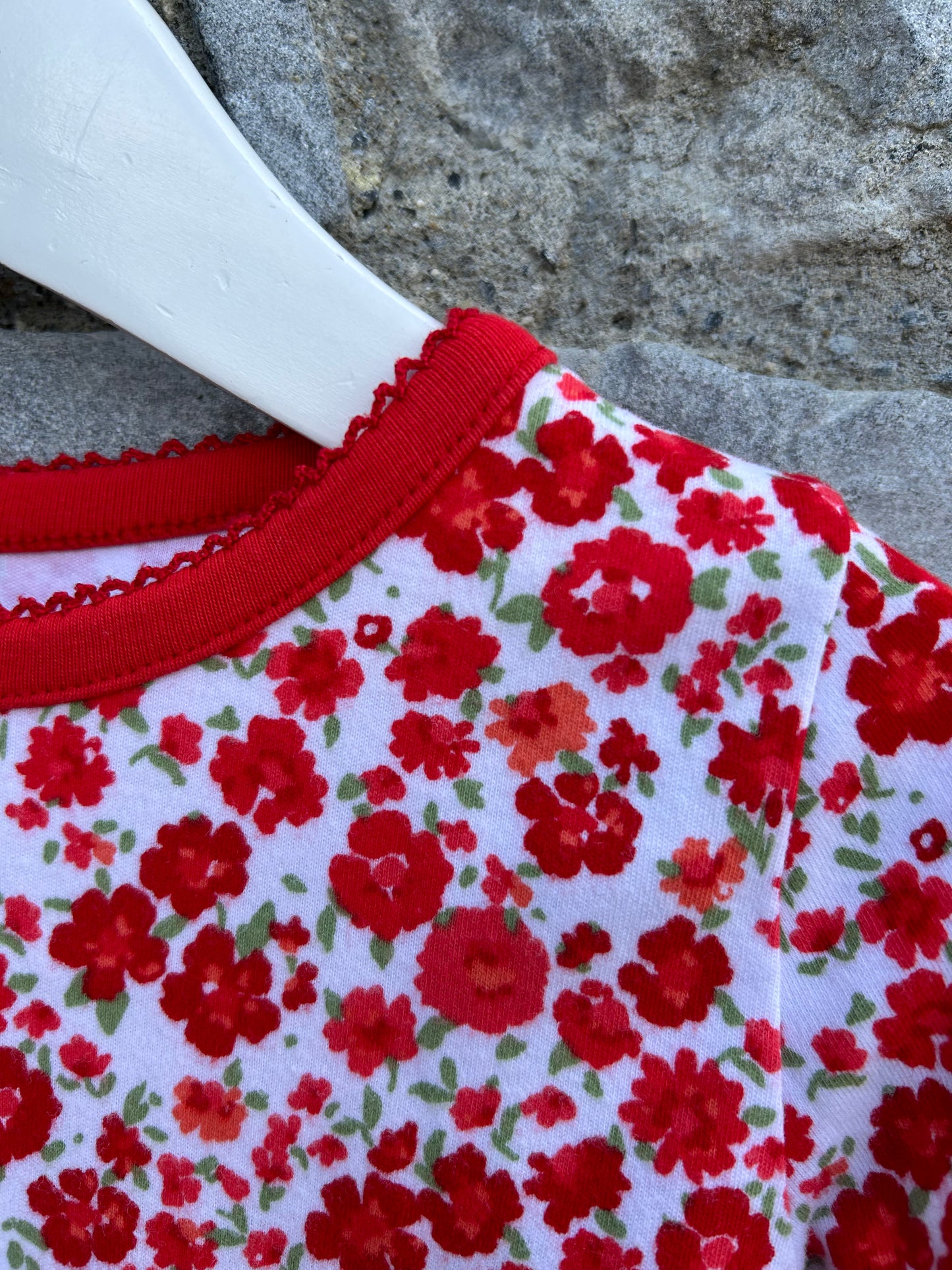 Red flowers pjs  3y (98cm)