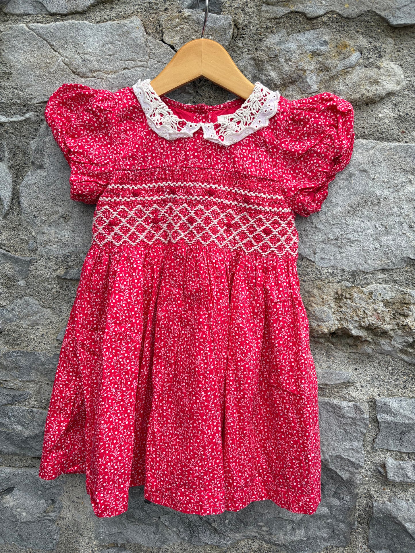 Red floral shirred bodice dress  2-3y (92-98cm)