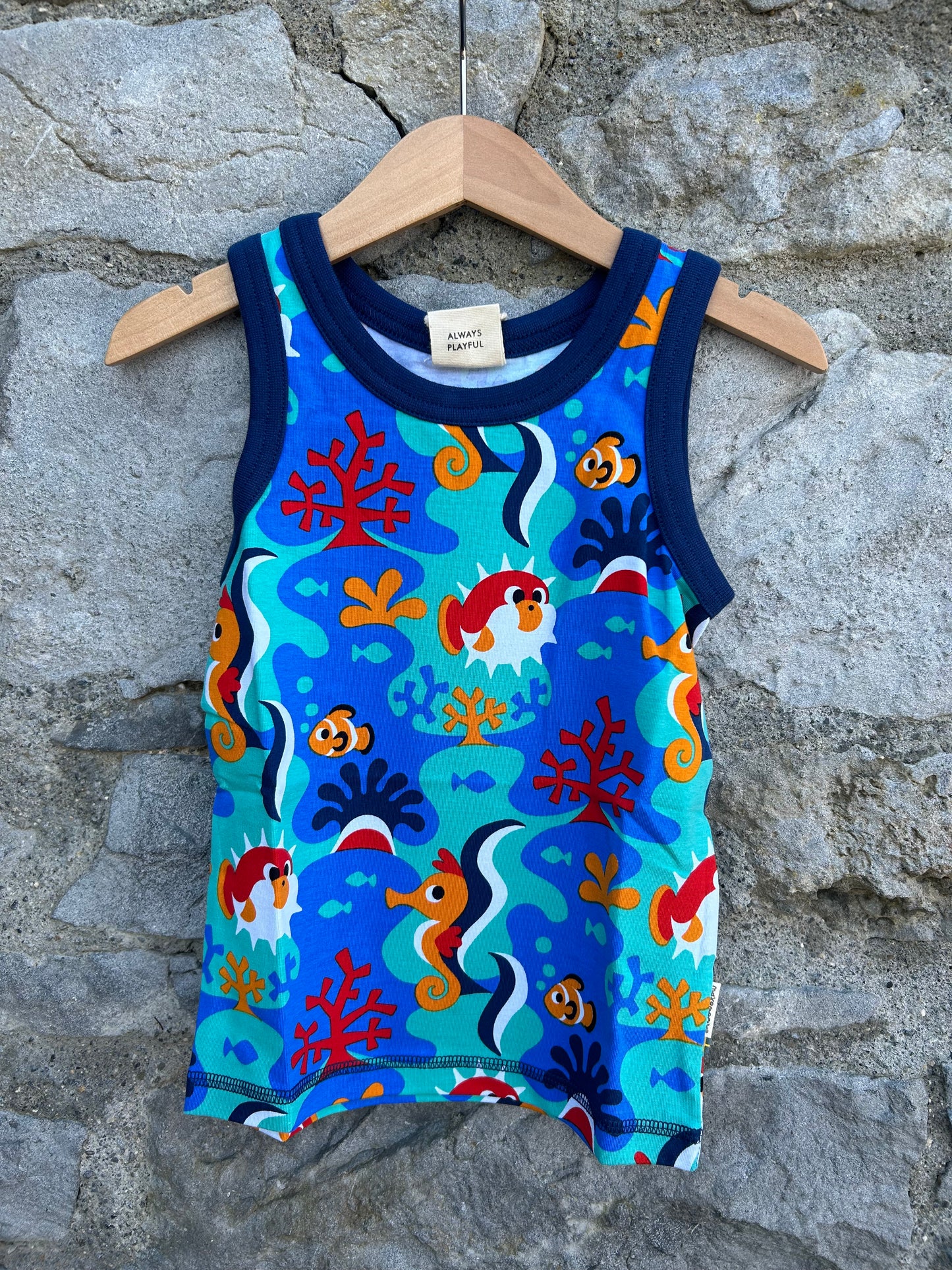 Coral reef tank top  18-24m (86-92cm)