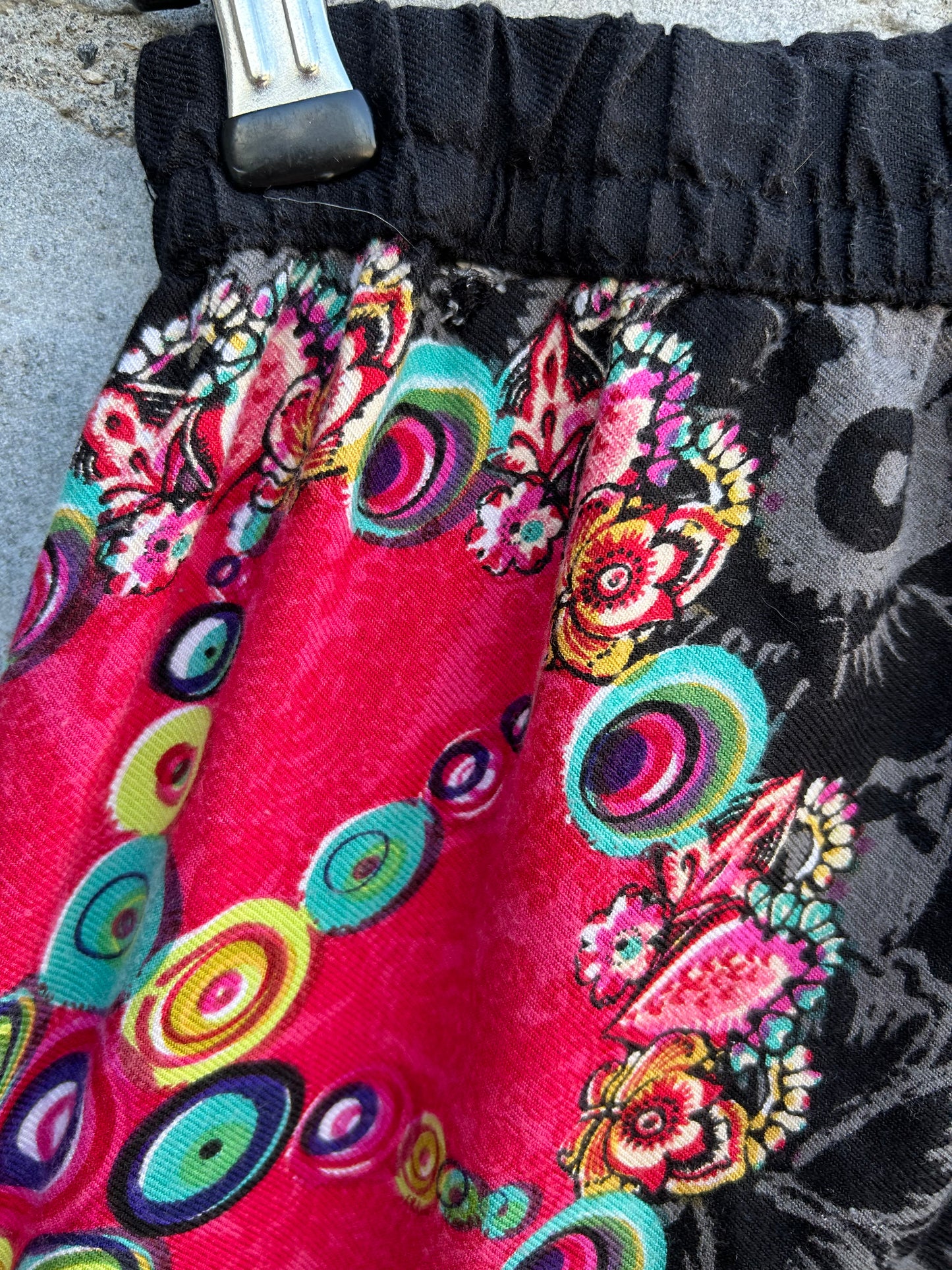 Mandalas Black&red baggy pants uk 8-10