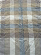 Load image into Gallery viewer, Big beige wool blanket
