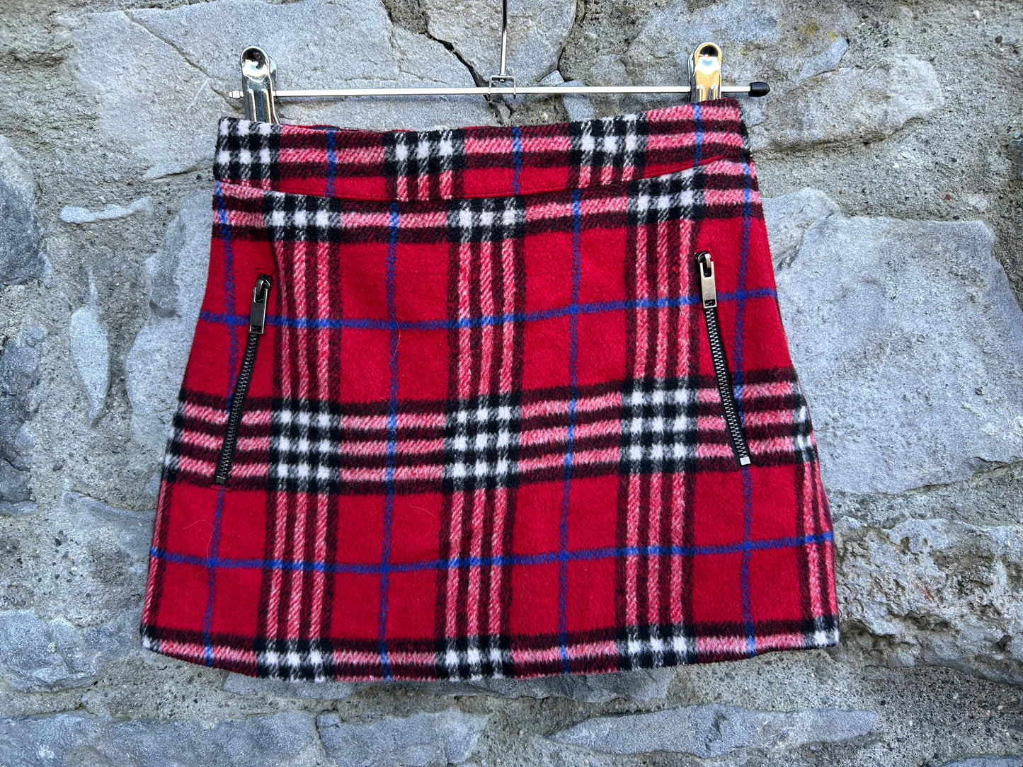 Red check skirt  7-8y (122-128cm)