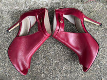 Load image into Gallery viewer, Maroon heels  uk 4 (eu 37)
