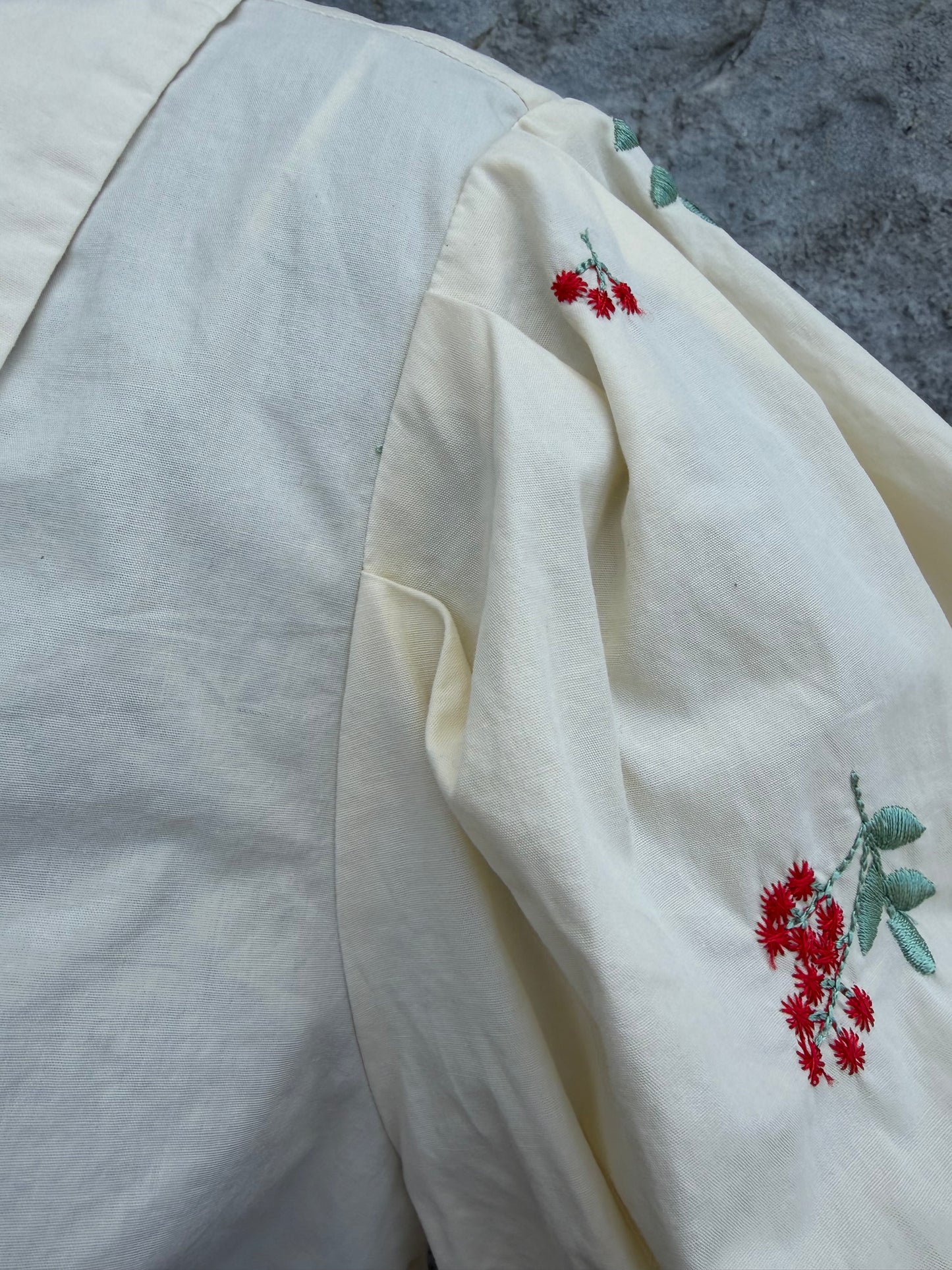 Floral ivory puffy sleeves blouse uk 12