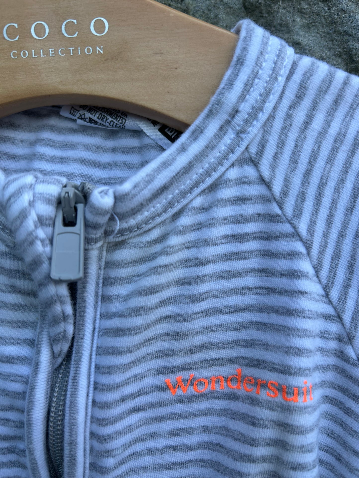 Grey stripy zipped onesie 3-6m (62-68cm)