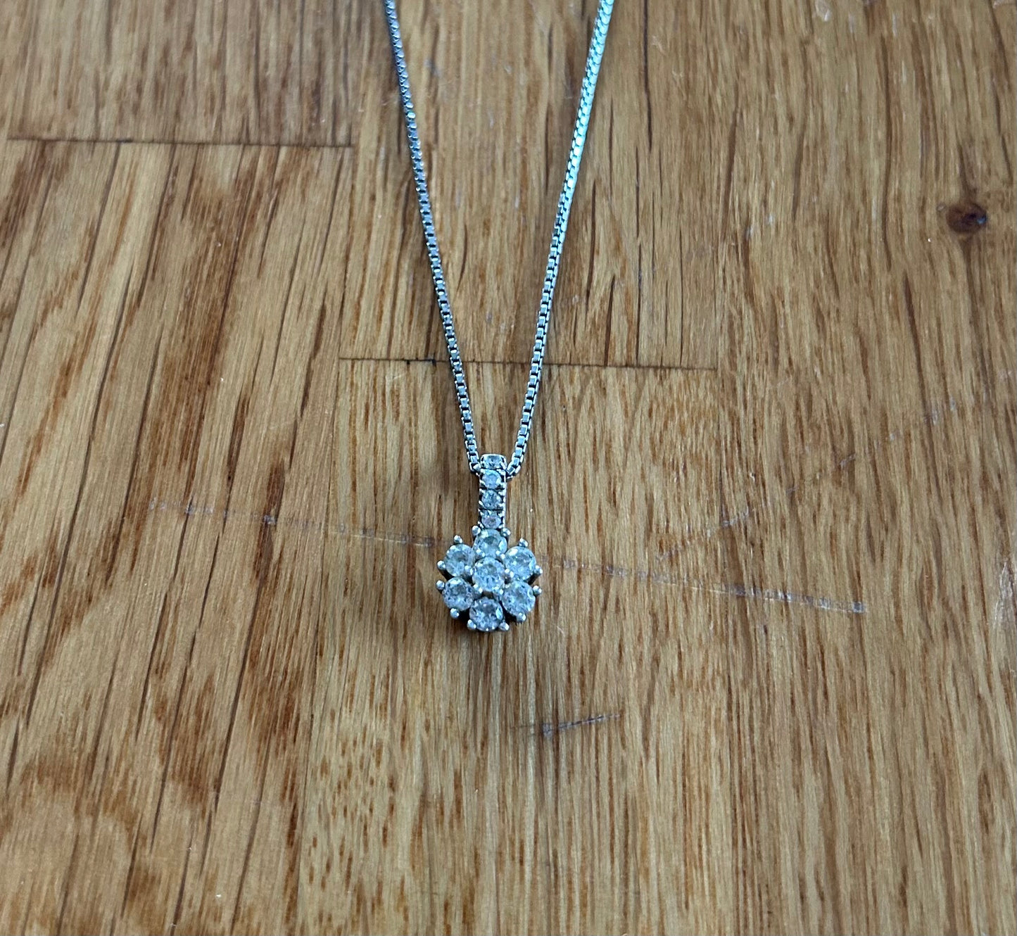 Floral zircon pendant necklace