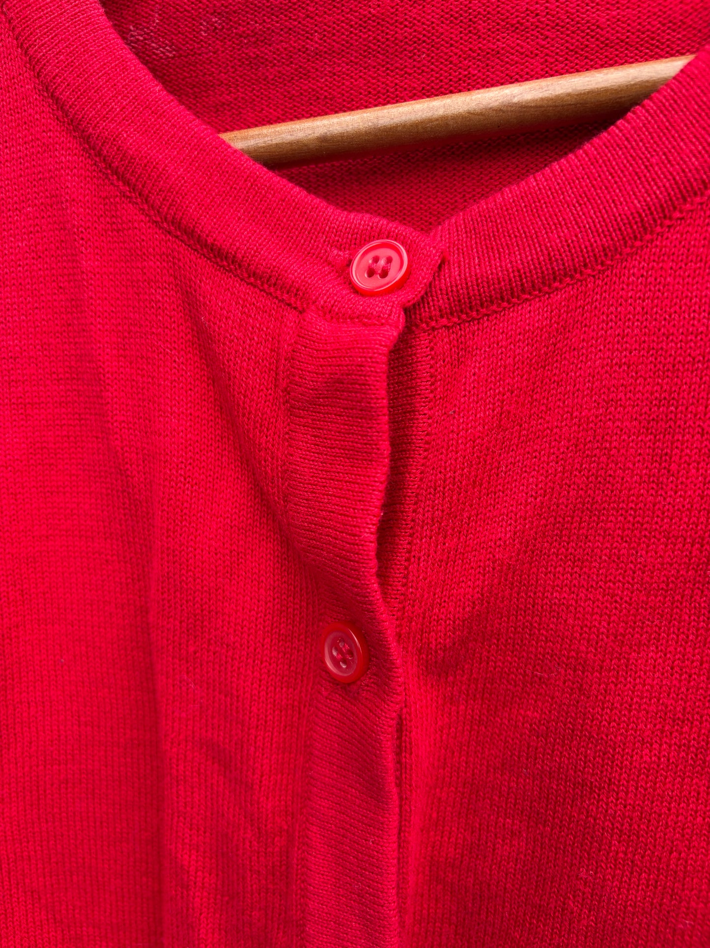 Red cardigan  7y (122cm)