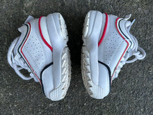 Load image into Gallery viewer, White trainers   uk 5 (eu 22)
