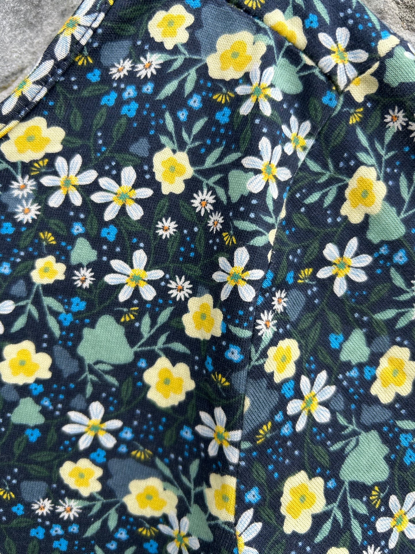 Yellow flowers navy dress  9-10y (134-140cm)