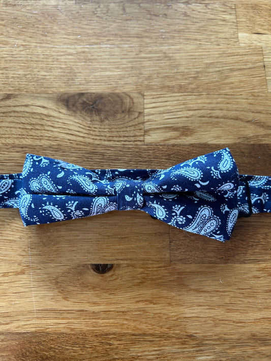 Navy paisley bow tie