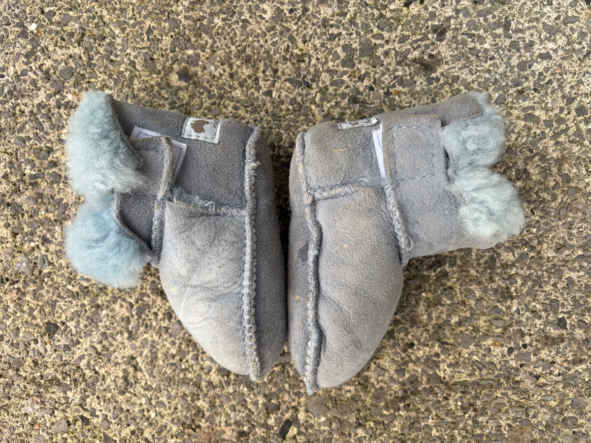 Steel sheep skin booties uk 2 (eu 18)