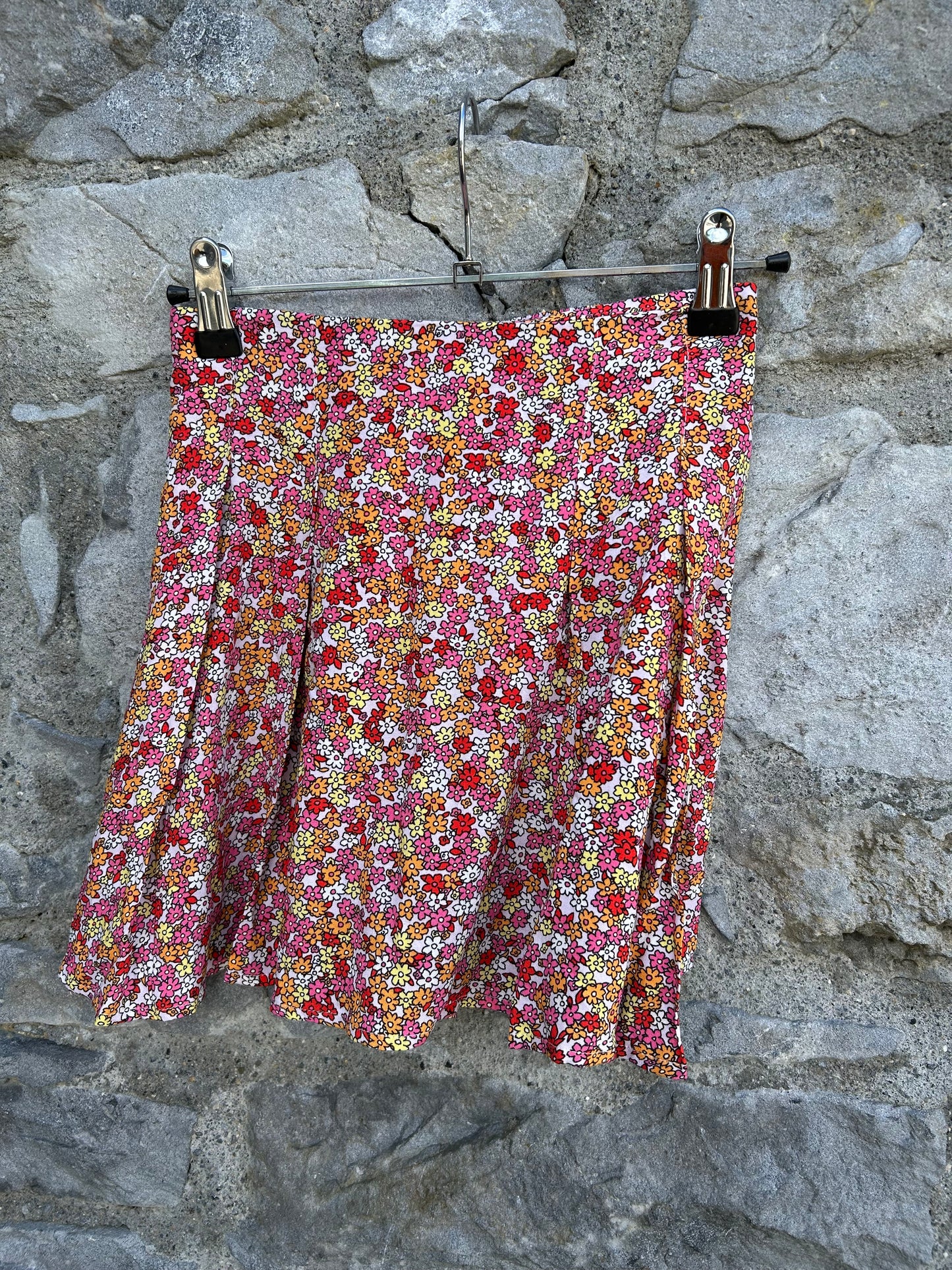 Red flowers skort  7-8y (122-128cm)