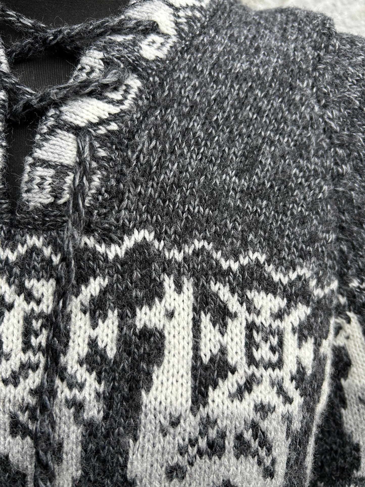 Y2K charcoal llama jumper uk 12-14