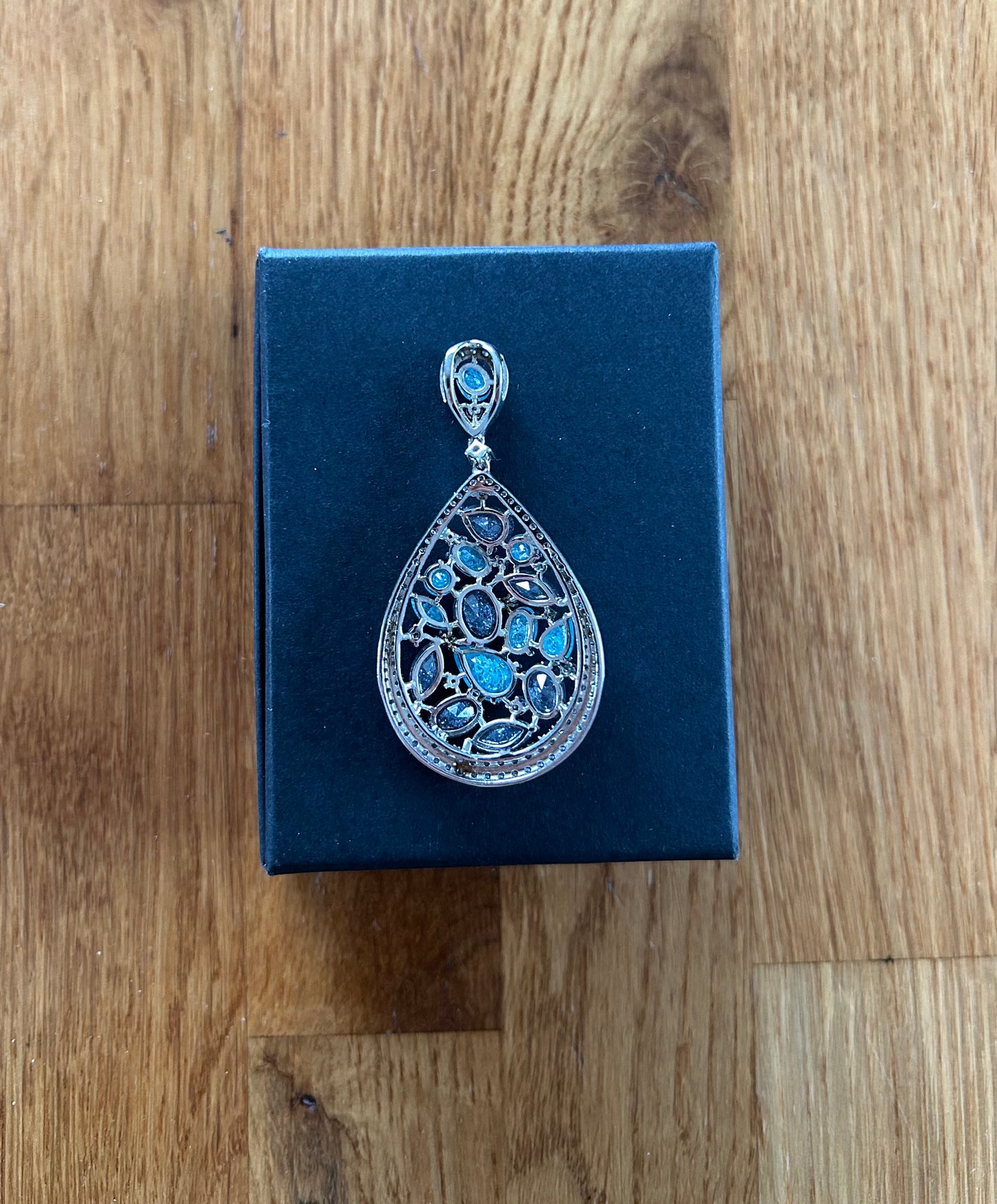 Silver&blue stones drop pendant