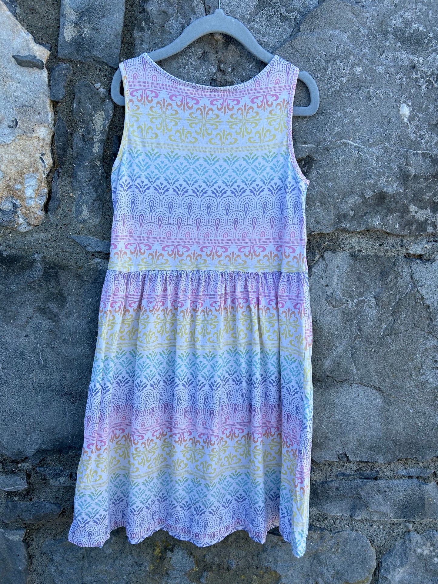 Rainbow geometric patterns dress   9-10y (134-140cm)