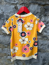 Load image into Gallery viewer, Yellow floral T-shirt  8y (128cm)
