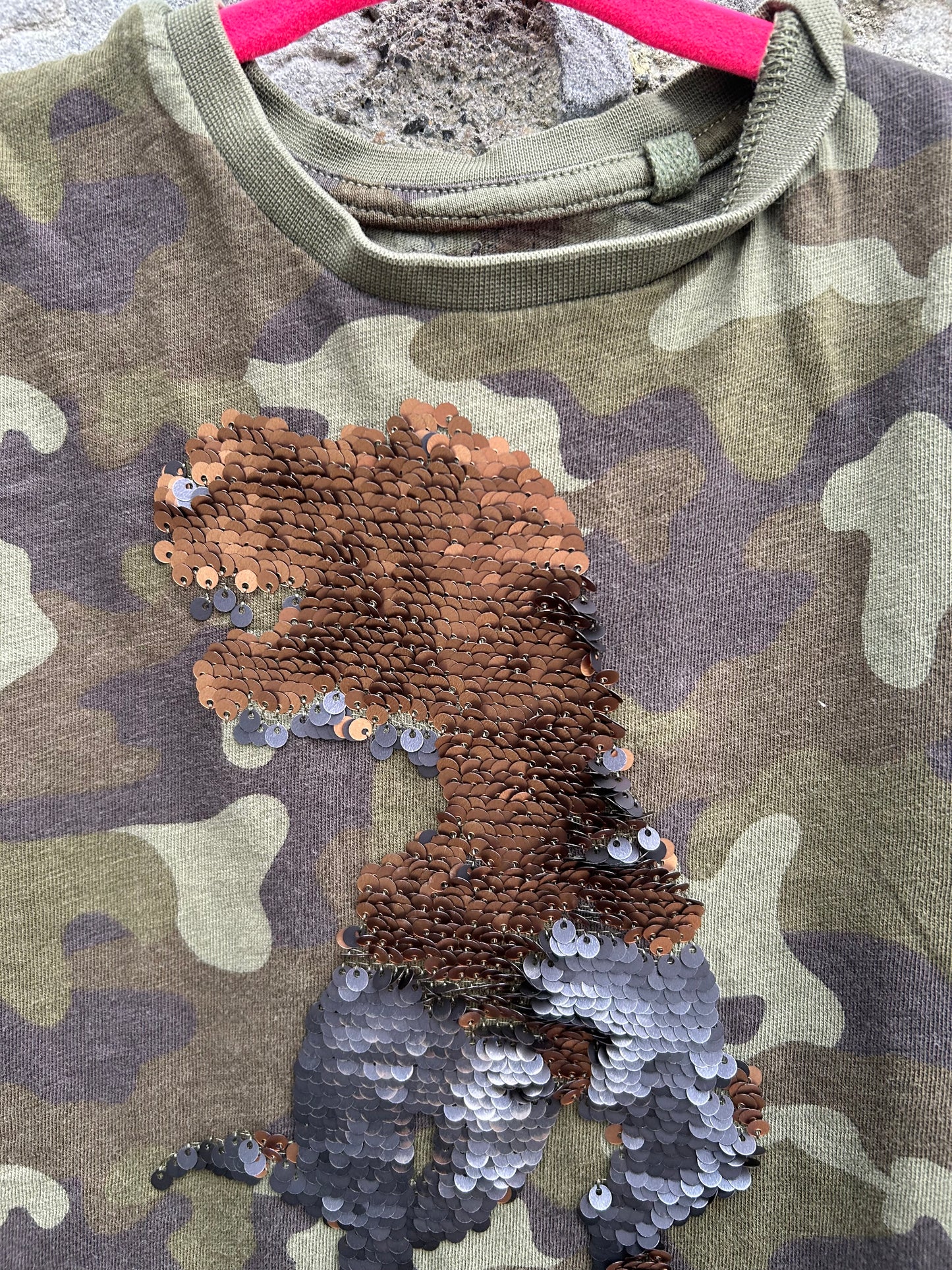 Sequin T-rex camouflage t-shirt 3y (98cm)