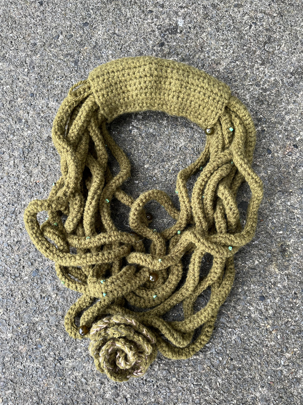 Khaki knitted necklace