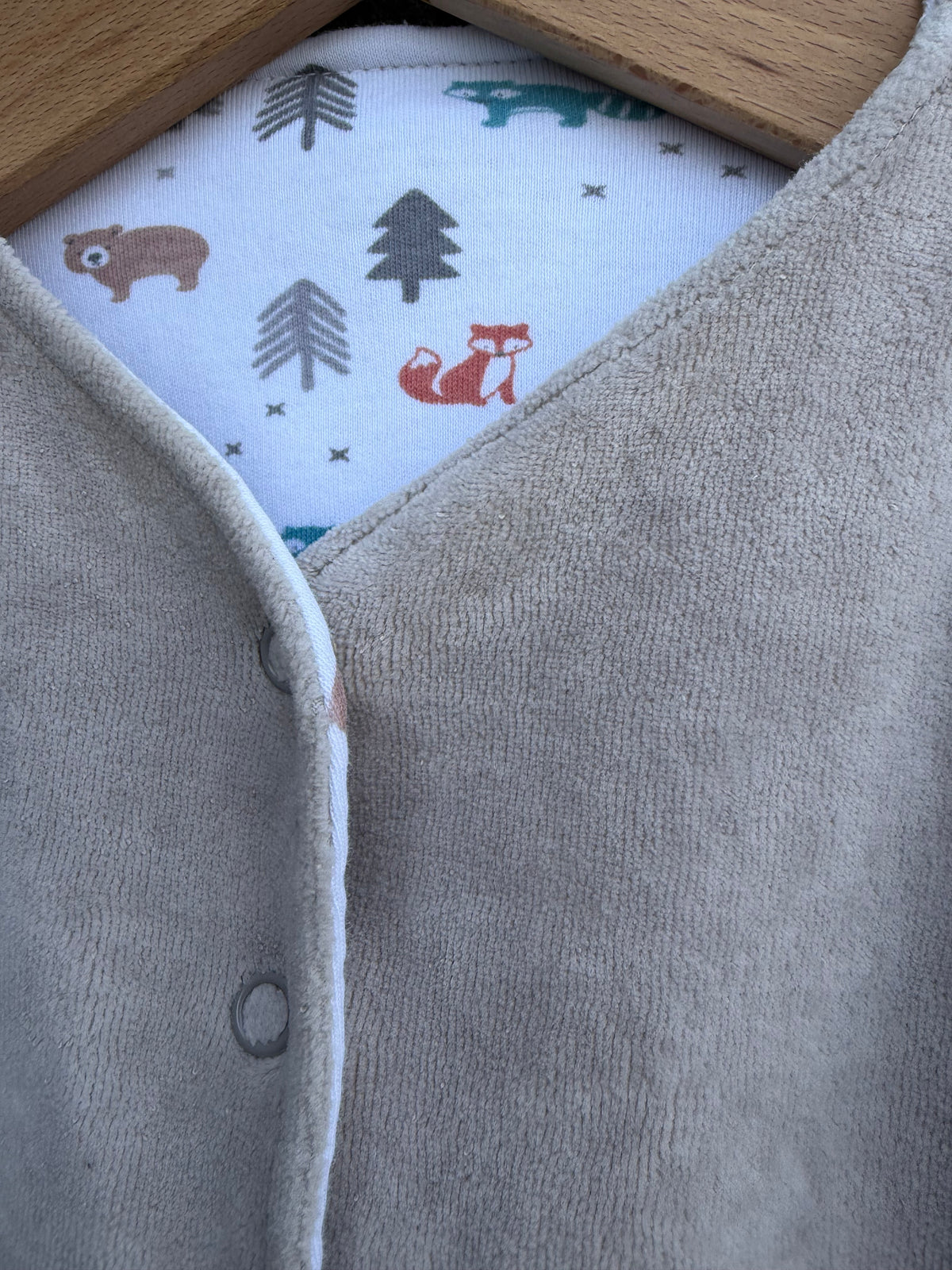 Woodland&beige reversible cardigan 6-9m (68-74cm)