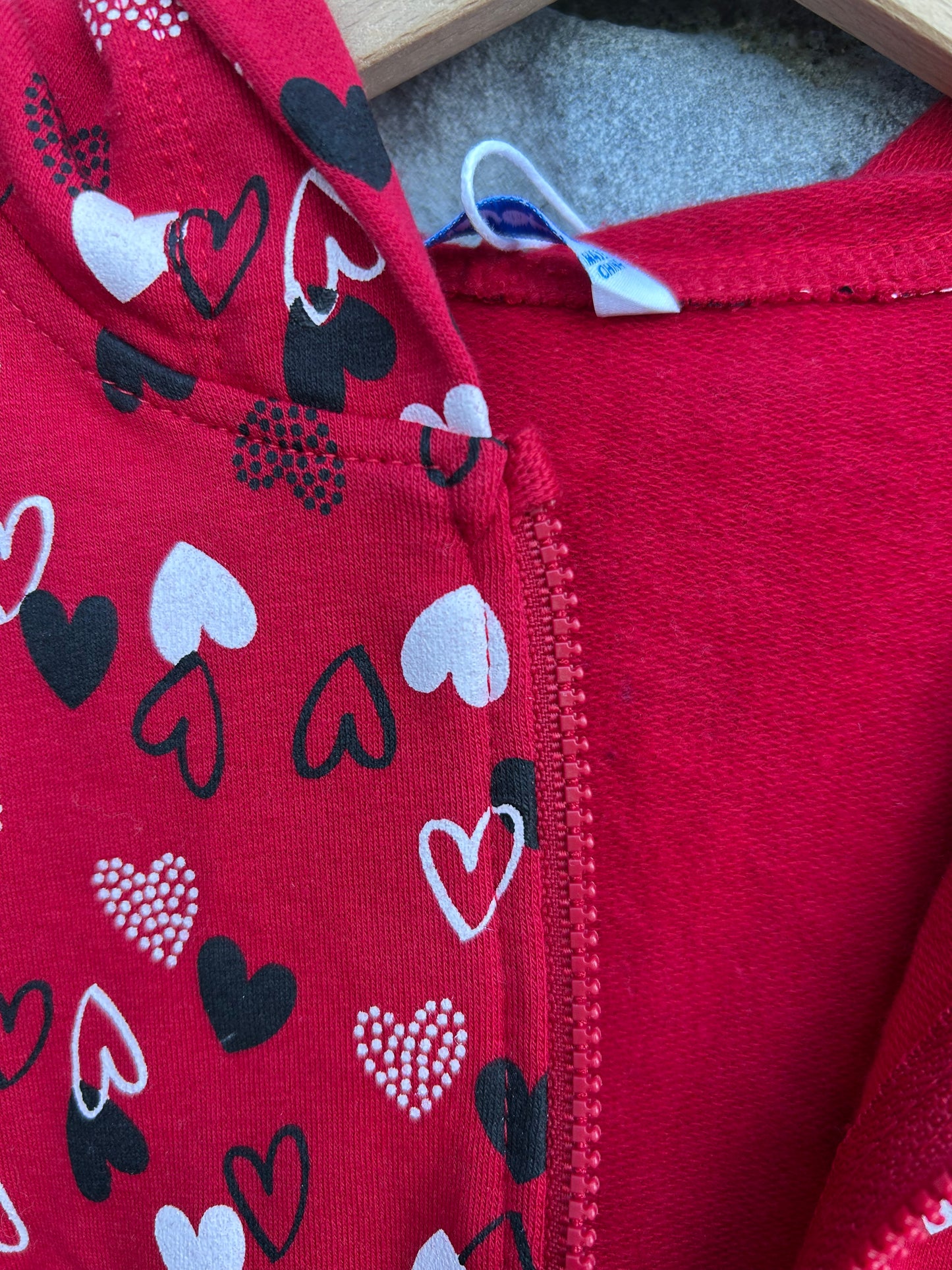 Hearts red hoodie  2-3y (92-98cm)