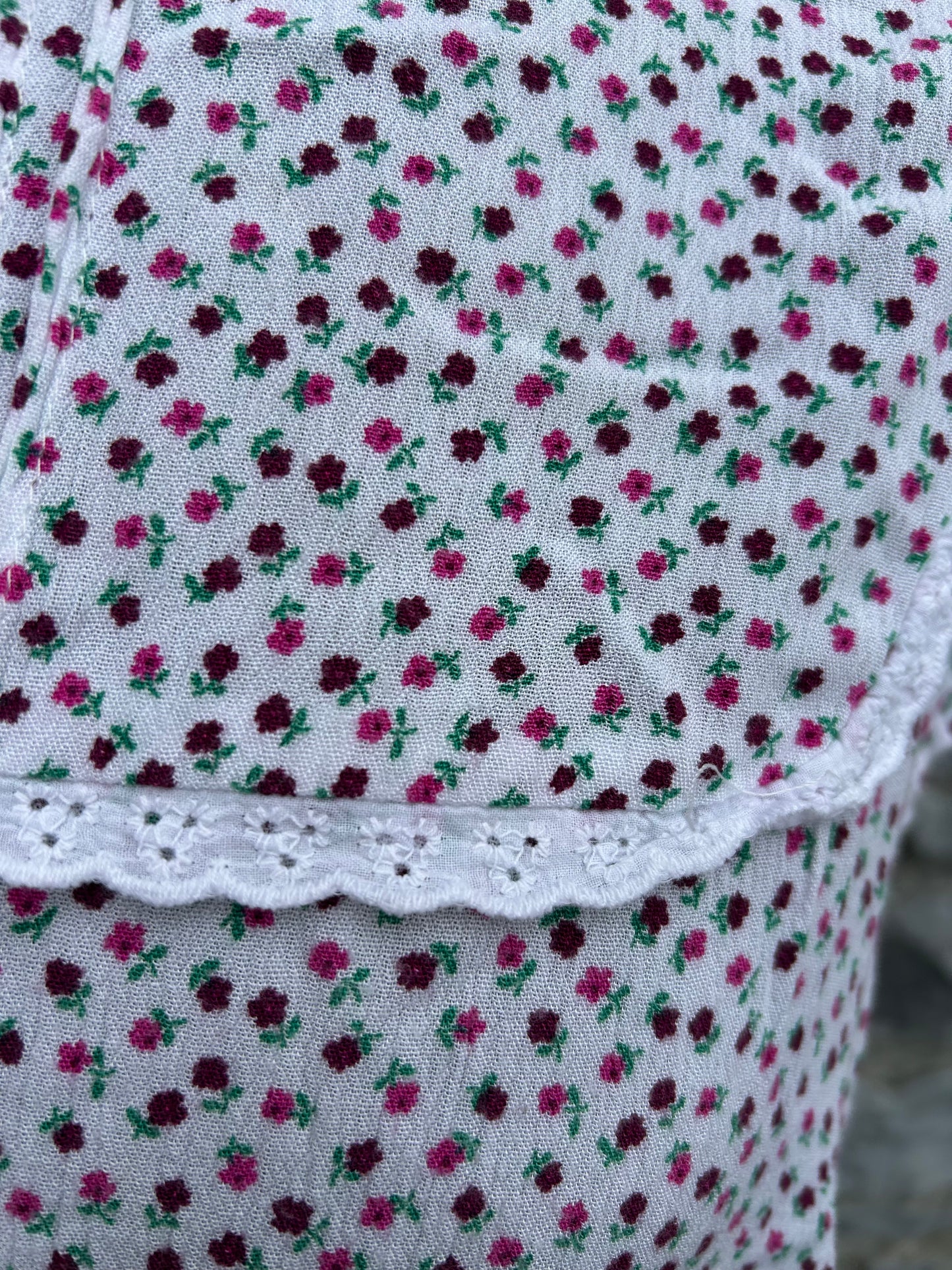 Tiny flowers white top uk 14