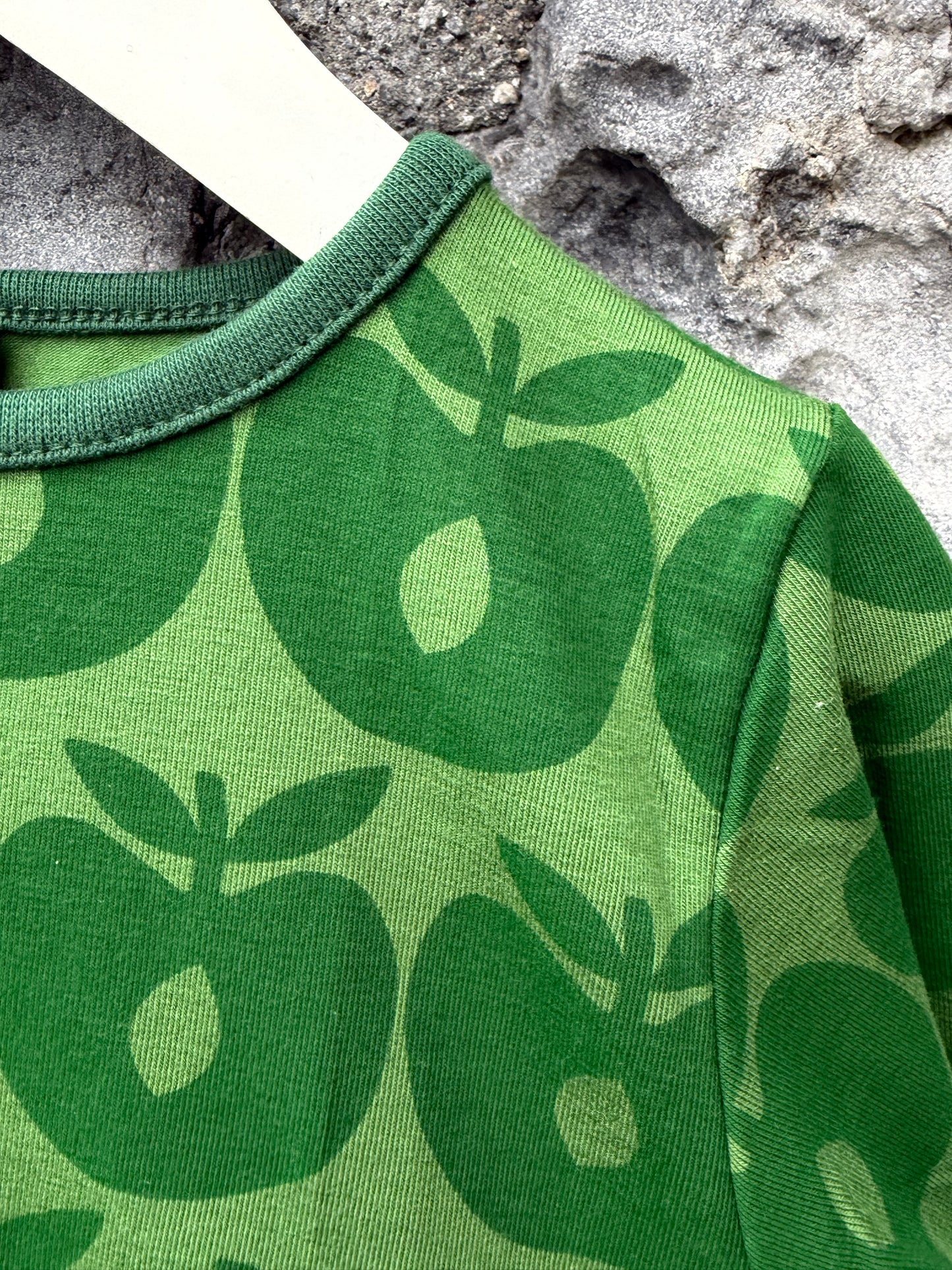 Dark green apples top  3-4y (98-104cm)