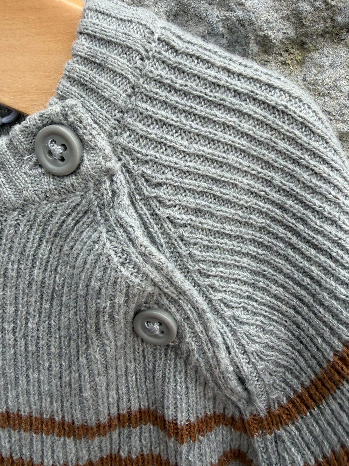 Grey stripy jumper  0-1m (50-56cm)