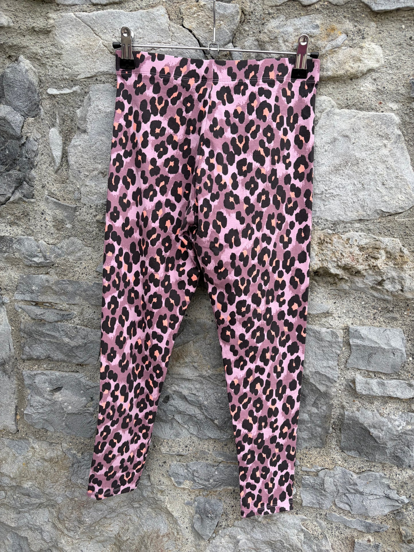 Leopard print pink cropped leggings  11y (146cm)