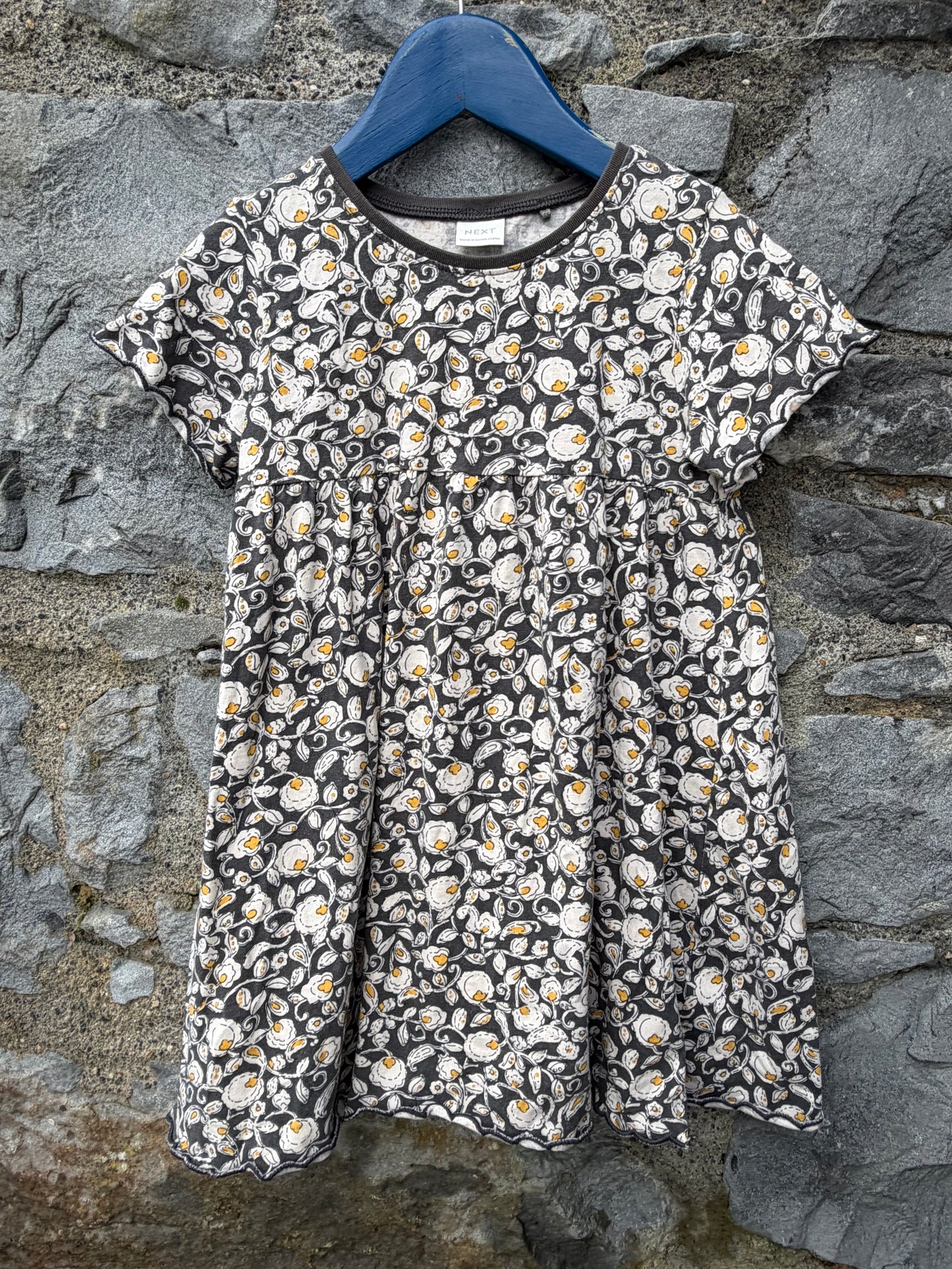 Floral charcoal dress 3-4y (98-104cm)