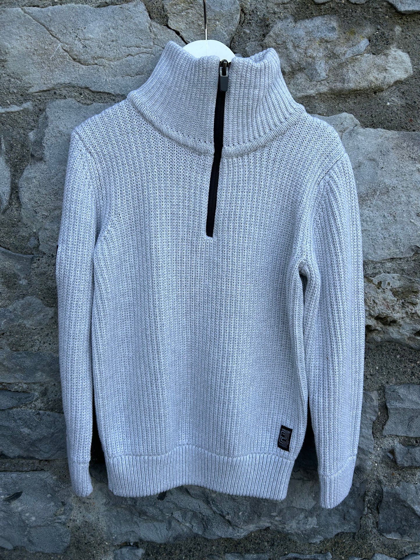 Beige jumper  6-7y (116-122cm)