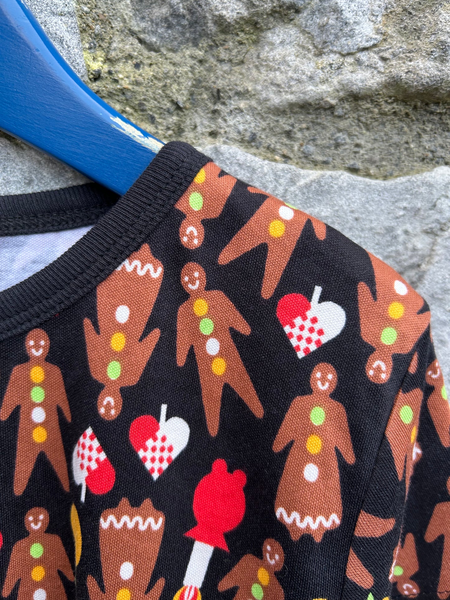 Black Gingerbread T-shirt  6y (116cm)