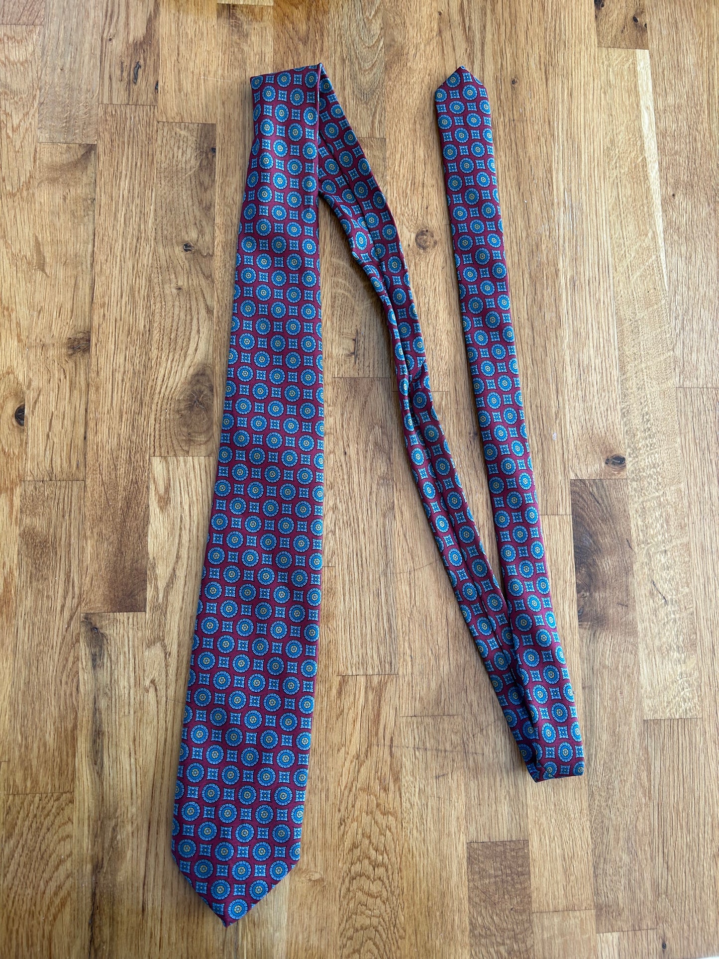 Marron&navy tie