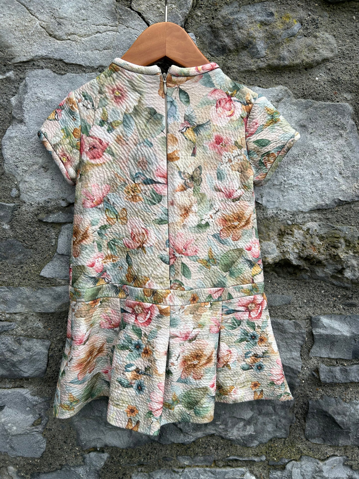 Beige textured floral short dress  4-5y (104-110cm)